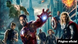 Durante su fin de semana de estreno, Los vengadores batieron el récord de la película con mayores ventas de taquilla, reportando más de $200 millones en EE.UU. 