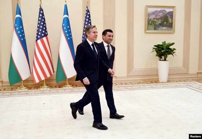 U.S Secretary of State Antony Blinken, left, meets with Uzbekistan Acting Foreign Minister Bakhtiyor Saidov at the National Library in Tashkent, Uzbekistan, on March 1, 2023.