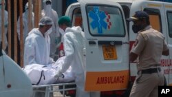 Huwandu hwevanhu vari kubatwa pamwe nekufa neCovid-19 hunonzi huri kuramba huchikwira munyika.