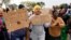 Izihobo zabotsheketsha abasemgodini eStilfontein kweleSouth Africa