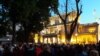 Ratusan Orang Berunjuk Rasa di Beograd Menentang Presiden