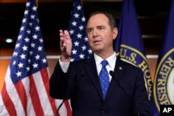 លោក Adam Schiff ថ្លែង​នៅ​ក្នុង​សន្និសីទ​កាសែត​មួយ​នៅ​ក្នុង​រដ្ឋធានី​វ៉ាស៊ីនតោន កាលពី​ថ្ងៃទី៣ ខែធ្នូ ឆ្នាំ២០១៩។