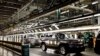 Archivo - Línea de ensamblaje en la planta de General Motors en Arlington, Texas.