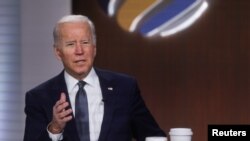 Prezidan Biden òganize yon somè vityèl sou demokrasi depi Washington.