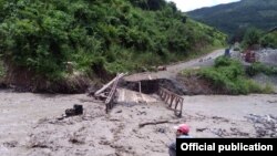 ရေတိုက်စားမှုကြာင့် တံတားများပျက်စီးစဉ် (MOI)