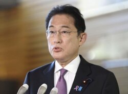 Perdana Menteri Jepang Fumio Kishida berbicara kepada media di kediaman resminya di Tokyo, Jepang 24 November 2021. (Foto: Kyodo/via REUTERS)