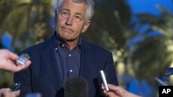 U.S. Secretary of Defense Chuck Hagel said on April 25 that allegations of chemical weapons use by the Assad regime must be investigated before increased military aid to rebels can be determined. 