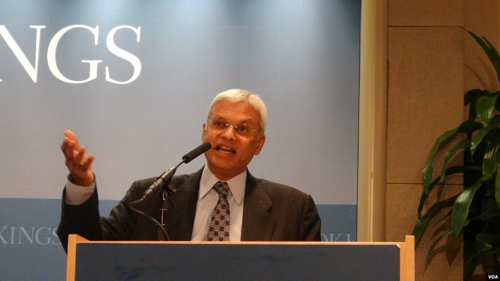 卡内基和平研究所南亚项目资深研究员特利斯(美国之音钟辰芳拍摄)