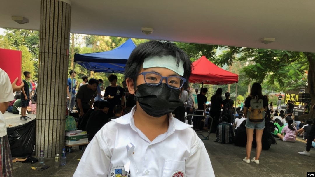 2019年9月30日香港一名霍姓的12岁中学生成为反送中“新明星” (美国之音海彦拍摄)