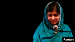 Toliblar vodiyda 2009-yilda ayollarni maktab, universitetlarga yo’latmay qo’ygach, Malala Yusufzay global tarmoqda, matbuotda huquq haqida chiqishlar qila boshlagan. Bu kurashga kirganida Malala 11 yoshda edi.