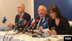 Joseph Daul, predsjednik Evropske narodne stranke (u sredini)
