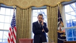 Члени Вільної Сирійської Армії тренуються поблизу міста Ідліб, 8-ме лютого, 2012. (AP)