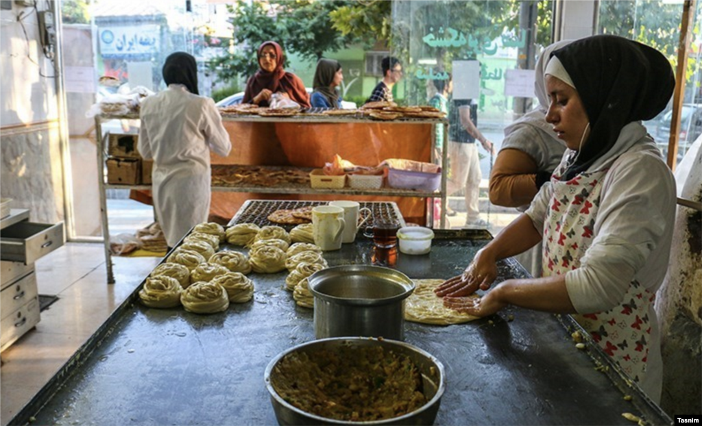 پخت نان سنتی فتیر در بجنورد عکس: احسان رسولی 