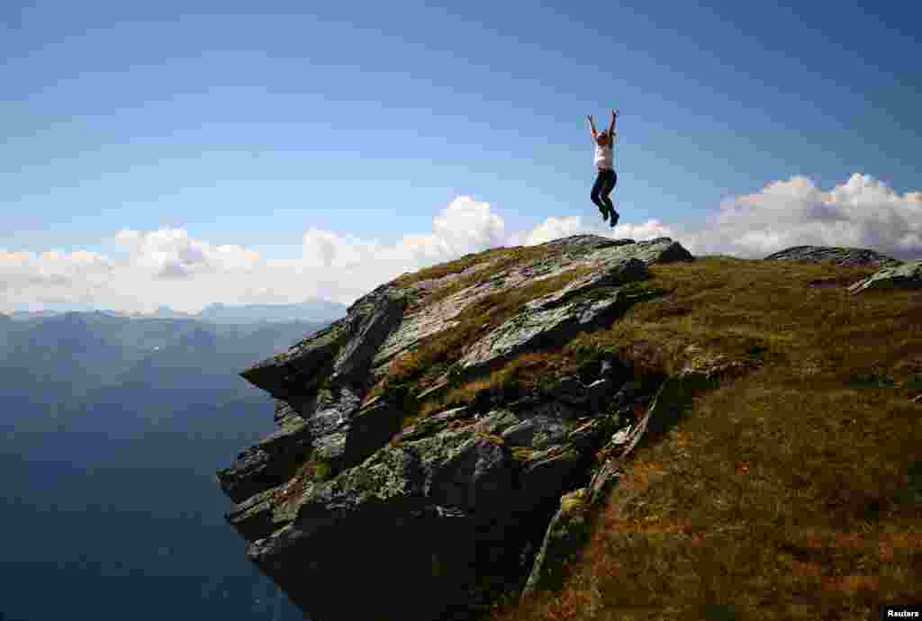 خوشحالی و هیجان این کوهنورد در پارک ملی هوهه تائرن در اتریش &nbsp;