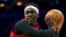 Pascal Siakam de Toronto s'échauffe avant un match contre Philadelphie, USA, le 8 décembre 2019.