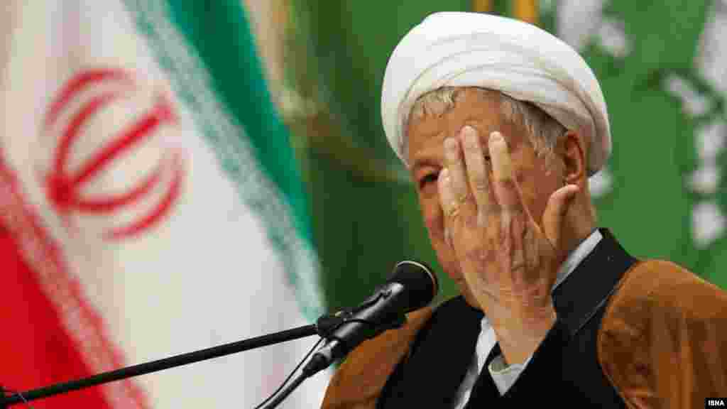 اکبر هاشمی رفسنجانی در هفتادمین اجلاس شورای مرکزی دانشگاه آزاد اسلامی سخنرانی کرد. او گفت دولت قبل سعی داشت این دانشگاه را نابود کند. درباره دانشگاه آزاد چه فکر می کنید؟ عکس : امین خسروشاهی، ایسنا