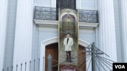 Imagen del doctor José Gregorio Hernández en la Iglesia Nuestra Señora de la Candelaria, Caracas, donde reposan sus restos, durante la celebración de la beatificación del médico venezolano. Abril 30, 2021.