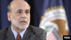 El presidente de la Reserva Federal, Ben Bernanke, ha dicho estar preparado para actuar si la tasa de desempleo sigue siendo alta.