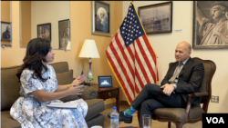 Tashkent, Uzbekistan: US Ambassador to Uzbekistan Jonathan Henick talking with VOA's Navbahor Imamova