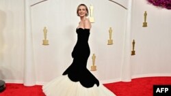 English actress Carey Mulligan attends the 96th Annual Academy Awards at the Dolby Theatre in Hollywood, California on March 10, 2024. (Photo by Frederic J. Brown / AFP)