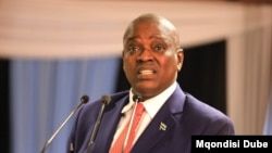 Botswana President Mokgweetsi Masisi says the army will defend the country against "intruders." (Mqondsisi Dube/VOA)