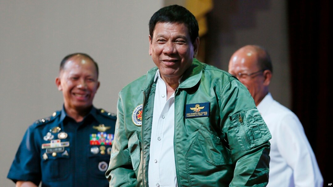 Joriy yilning iyunida hokimiyatga kelgan Duterte Amerika xavfsizlik siyosatini tanqid qilib, Vashington bilan orasi tarang bo'lib qolgan. 