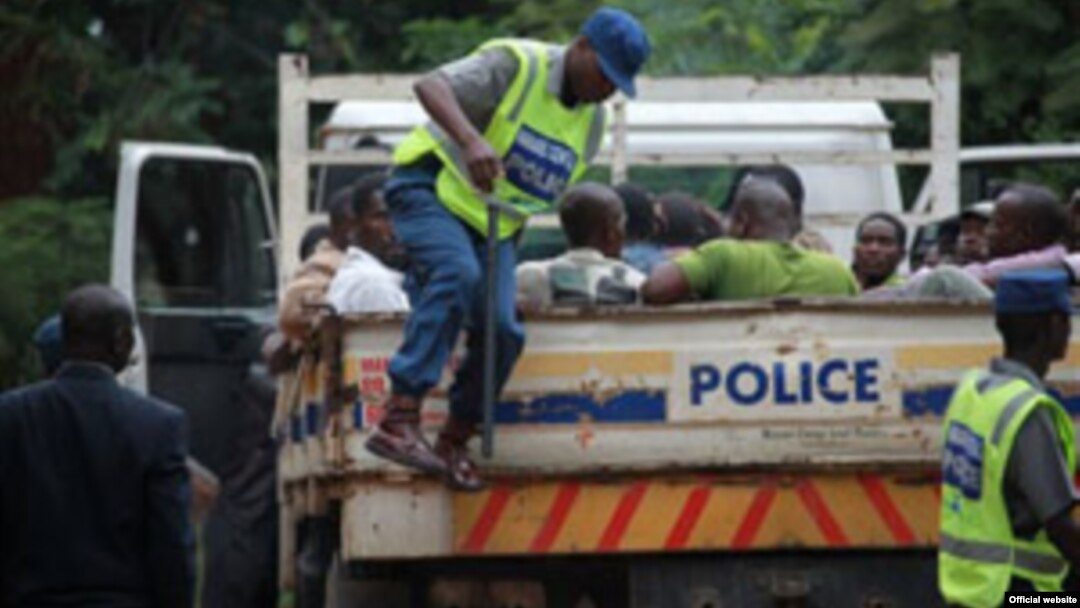 Mapurisa anonzi haasati apa mvumo kusangano iri kuti rienderere mberi nekuratidzira kwaro