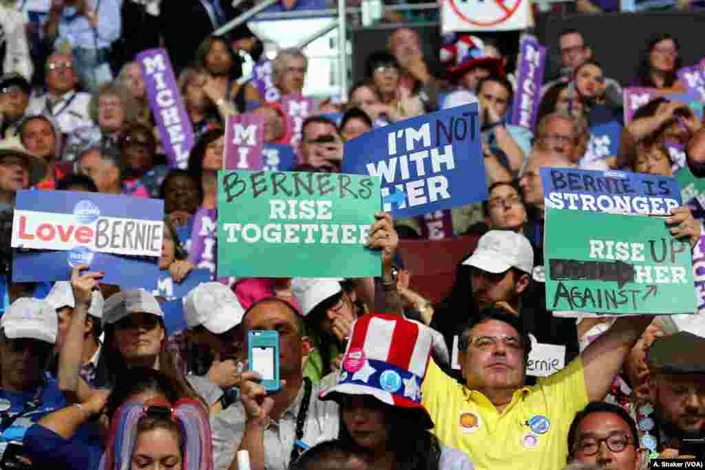 برنی سینڈرز کے حامی اپنے رہنما کی بھرپور حمایت کر رہے ہیں۔