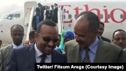 Le président érythréen Issaias Afwerki accueille le Premier ministre éthiopien Abiy Ahmed à Asmara, Erythrée, 8 juillet 2018. (Twitter/ Fitsum Arega