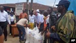 Cư dân phẩm tặng của Hoa Kỳ tại khu vực West Point đã bị ảnh hưởng nặng nề bởi virus Ebola tại Monrovia, Liberia, 26 tháng 8 năm 2014.