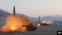 Căng thẳng gia tăng trên bán đảo Triều Tiên sau khi Bắc Hàn phóng 4 tên lửa hôm thứ Hai, 6/3/2017.