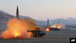 Căng thẳng gia tăng trên bán đảo Triều Tiên sau khi Bắc Hàn phóng 4 tên lửa hôm thứ Hai, 6/3/2017.