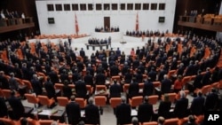 Ratusan narapidana Kurdi diperkirakan akan dibebaskan setelah parlemen Turki meloloskan UU hukum pidana baru (foto: dok). 