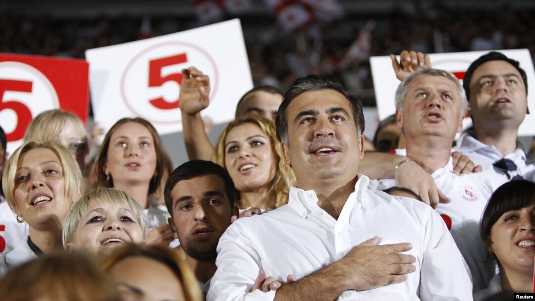 Ông Mikhail Saakashvili đang đối mặt với sự thách thức nghiêm trọng nhất trong 8 năm ông giữ chức tổng thống