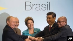习近平和金砖五国其他领导人在巴西（2014年7月15 日）