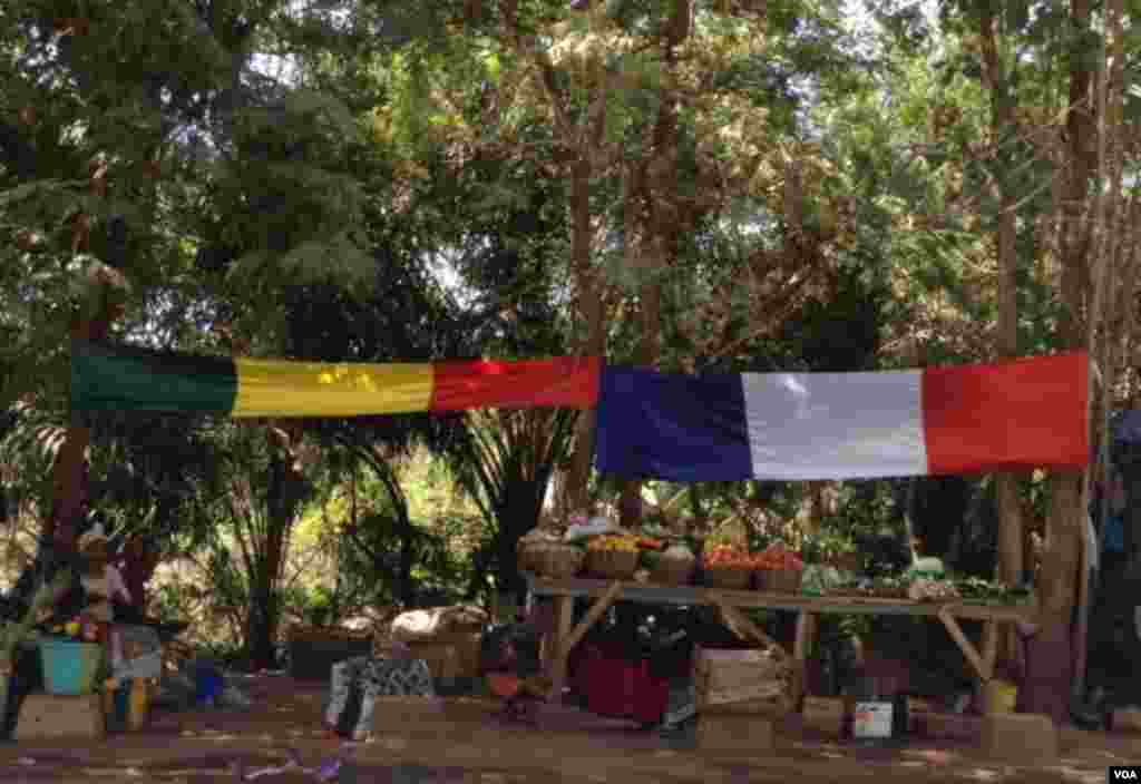 Vendeur de drapeau, Bamako