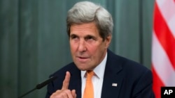 Le secrétaire d'État John Kerry lors d'une conférence de presse à Moscou, Russie, le 15 juillet 2016.