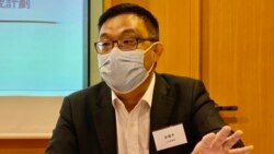 協助12名被扣押港人家屬的民主黨立法會議員涂謹申表示，民調結果反映港人對中國大陸制度有疑慮，他又批評港府沒有主動要求移交12名港人，做法並非一視同仁。(美國之音湯惠芸)