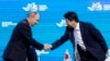 아베 일 총리 ‘동방경제포럼’ 참석…"평화협정 진전 희망”