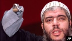 Ulama radikal Inggris asal Mesir, Abu Hamza Al-Masri akan segera diekstradisi ke Amerika (foto: dok) 