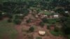 Des maisons brûlées à Bria, en Centrafrique, le 23 août 2018.