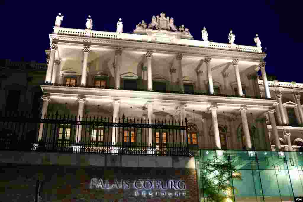 Palais Coburg, site of the Iran nuclear talks in Vienna, Austria, July 13, 2015. (VOA / B. Allen)