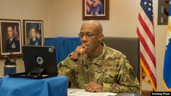 美国太平洋空军司令布朗2020年4月29日主持19国防疫视讯会议(美国太平洋空军网站)