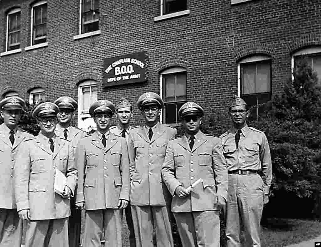 Chaplains School at Harvard University, 1942. (Photo courtesy Jewish Chaplains Council)