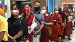 ကိုဗစ်ကာကွယ်ဆေးထိုးနှံနေတဲ့မြန်မာနိုင်ငံသားများ (ဦးသီဟ မောင်မောင်)