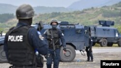 Specijalne jedinice kosvoske policije na prelazu Jarinje