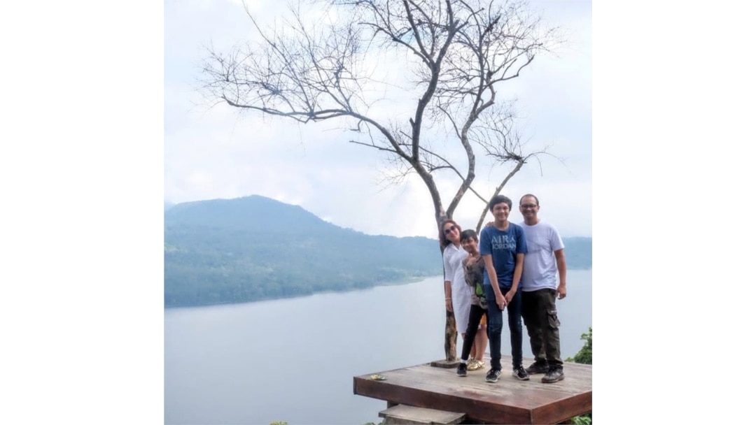 Rahajeng Ika berlibut bersama keluarga. (Foto: Rahajeng Ika/pribadi)