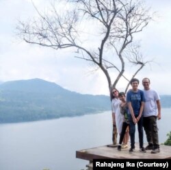 Rahajeng Ika berlibut bersama keluarga. (Foto: Rahajeng Ika/pribadi)