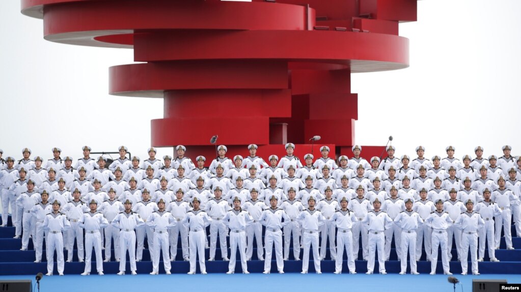 中国海军在青岛庆祝人民解放军海军建军70周年。(2019年4月22日)(photo:VOA)