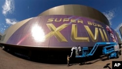  tadion Superdome, New Orleans, Louisiana, hari Minggu (2/3) akan menjadi tempat berlangsungnya Super Bowl antara Baltimore Ravens lawan San Francisco 49ers (foto, 2/2/2013). 